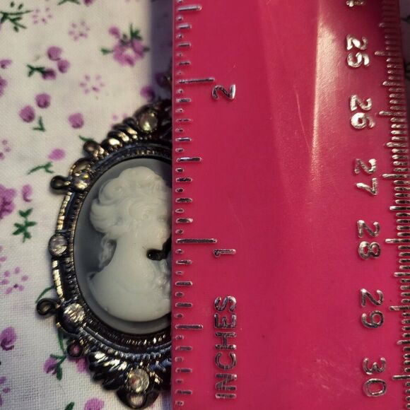 Vintage Blue/Grey Cameo Crystal Pendant Necklace - Picture 5 of 5